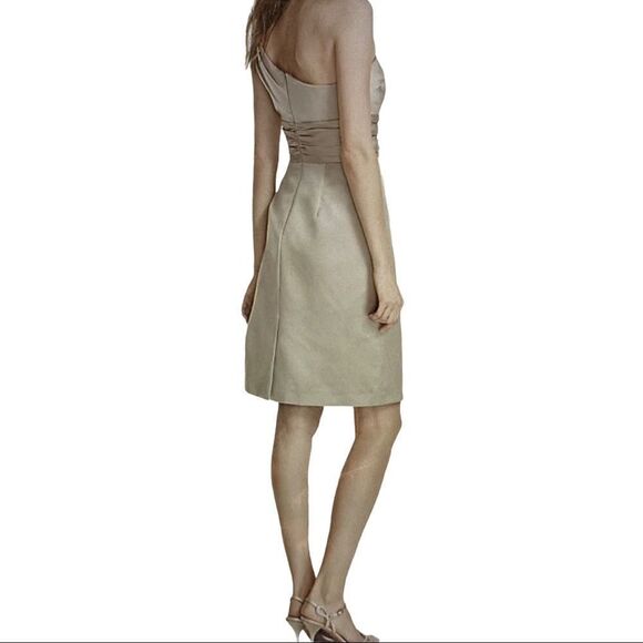 DAVID’S BRIDAL Women’s Satin One Shoulder Special Occasion Dress Silver Size 12 - Picture 3 of 13